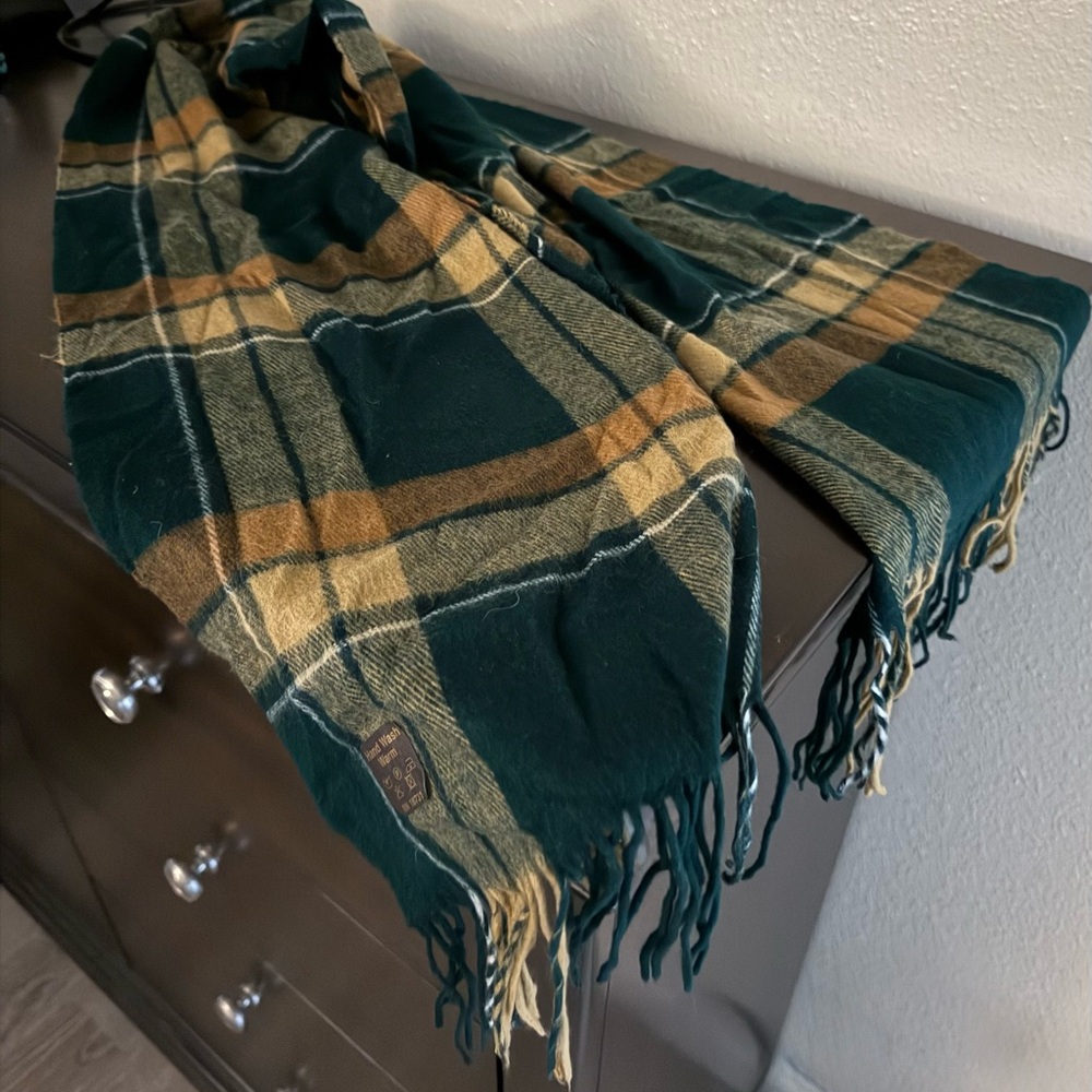Neil Martin Cashme Plaid Green Fringe Scarf | Wrap
